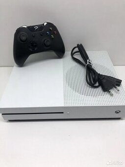 Xbox one s 500gb a ovladac