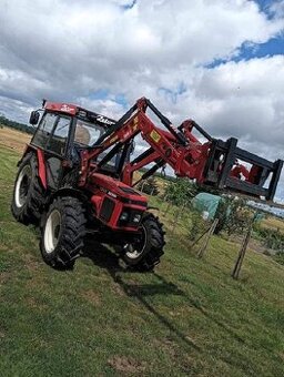 Velký zemědělský traktor české výroby