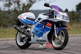 KOUPÍM PŘEDNÍ SVĚTLO NA GSXR SRAD 600,750