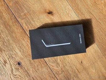Samsung Galaxy S25+, zcela nový