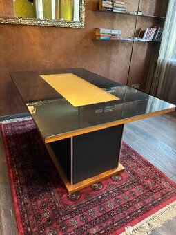 Moderní konferenční stůl