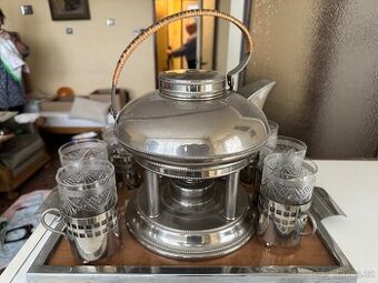 Čajovar - čajová konvice s ohřívače a skleničkami