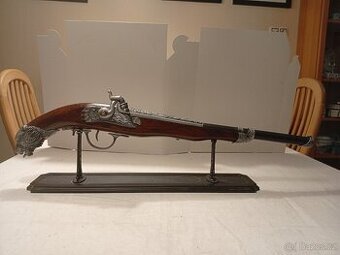 Dekorační replika pušky "medvěd"