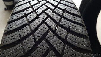 Zánovní zimní pneu Hankook 205/55/17 XL, DOT2924