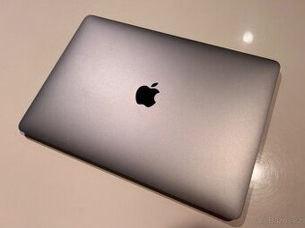 MacBook Pro 16GB 500GB i7 2017 Nová baterie