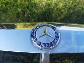 Prodám přední masku Mercedes-Benz C 204 Elegance