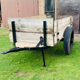 Masivní vlek za traktor, kára na dřevo, univerzální využití