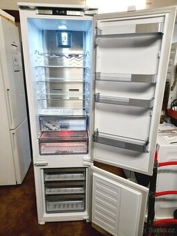 Nová vestavná lednice Grundig, výška 193 cm ZÁRUKA