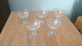 SKLENIČKY , pozlacené, na víno