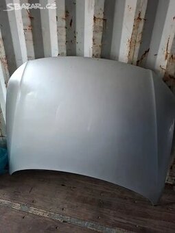 Stříbrná kapota VW Passat B6 - 1