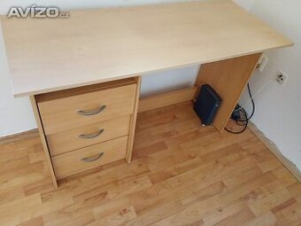 Psací či pc stůl - daruji za odvoz 