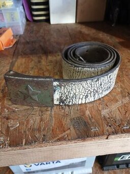 starý vojenský opasek