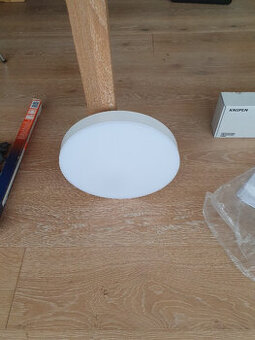 LED svítidlo, přisazené