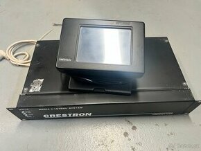 Crestron řídící centrum s ovládací jednotkou