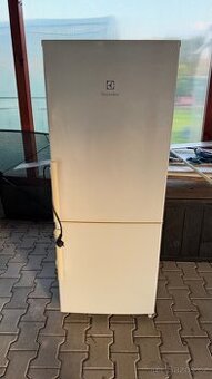 Lednice Electrolux EN2400OAOW
