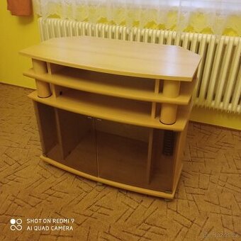 TV stůl