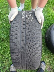 Prodám zimní 275/40r22 Hankook