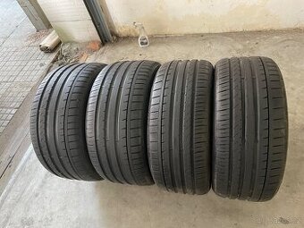 prodám letní pneumatiky 235/45/17 a 265/40/17 Falken