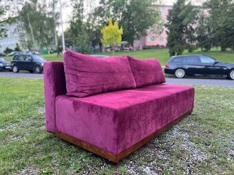 Pohovka rozkládací s úložným prostorem