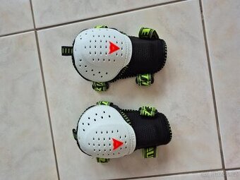 Chrániče kolen Dainese