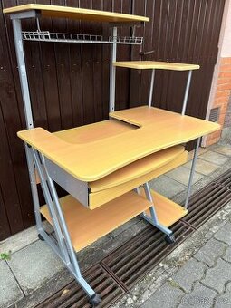 stůl pod PC
