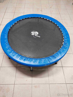 Trampolína