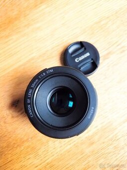 Canon EF 50mm f/1.8 STM