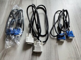 Sada VGA a DVI kabelů