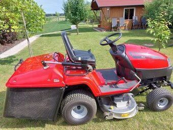Travní zahradní traktor