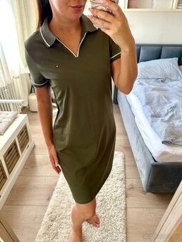 TOMMY HILFIGER KHAKI ŠATY S LÍMEČKEM