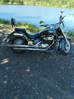 Suzuki Intruder C800