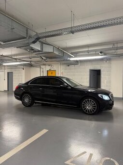 Mercedes-Benz C400
