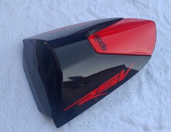 Kryt sedla spolujezdce, krovka Aprilia RSV 1000