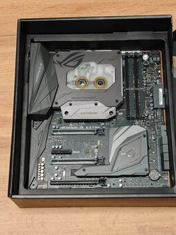 Asus Maximus IX Extreme, 6600k - delid, 8GB RAM