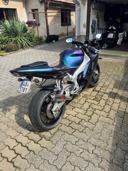 Yamaha R1