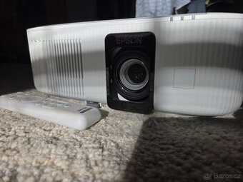 4K projektor Epson EH-TW6150