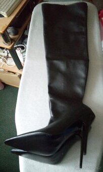 Velmi vysoké kozačky, vel. č.42