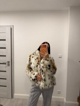 Stylový kožešinový kabát – S/M