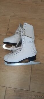 Dívčí brusle velikost 33