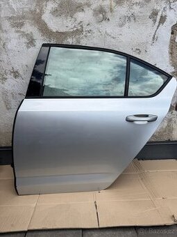 Prodám zadní levé dveře Škoda Octavia 3 2014/2018 Sedan