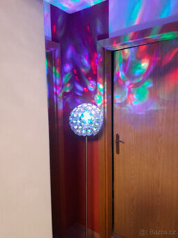 stojací ledková lampa