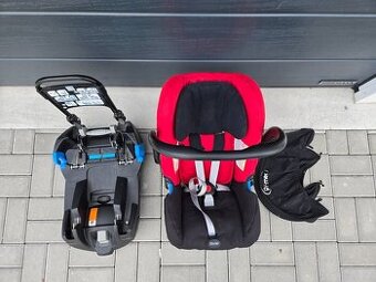 Dětská sedačka Britax Römer Baby + základna  PC 5 000 Kč