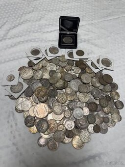 Velká sbírka stříbrných mincí