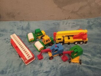 Retro Ites bagr a válec. Lena Karlsruhe jeřáb a žebřík.