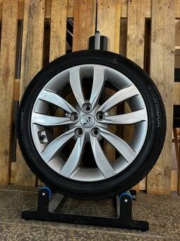 Alu kola 5x114.3 r17 s pneu (zr61)
