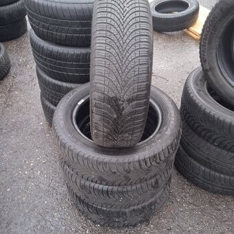 Sada zimnich pneu rozměr 185/60/15 značka debica