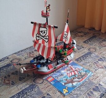 Lego pirátská loď 7075
