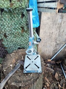 Stojan na stolní vrtacku