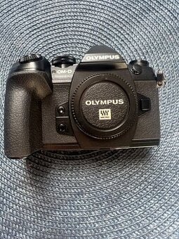 Olympus OM-D E-M1 II, závěrka pouze 798 snímků