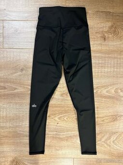Alo Yoga legíny černé, velikost S